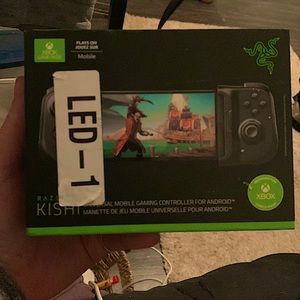 NWT! Razer Kishi universal, mobile gaming controller for android by Xbox
